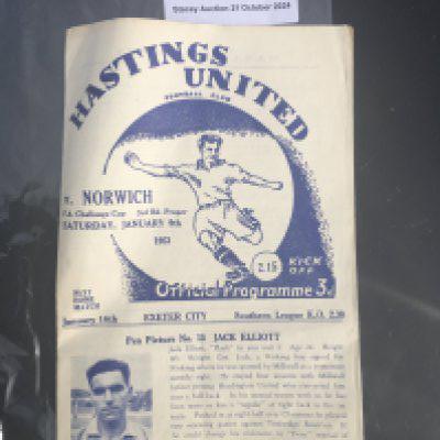 52/53 Hastings Utd v Norwich City FA Cup Football Programme: Excellent condition 3rd round match with no team changes.