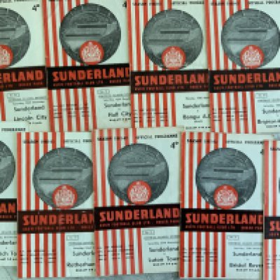 Sunderland Football Programme Collection: 8 homes from 56/57 then a further 18 to the mid 60s. C/W 6 programmes from the 1973 FA Cup win excluding final and Notts County. Very good.