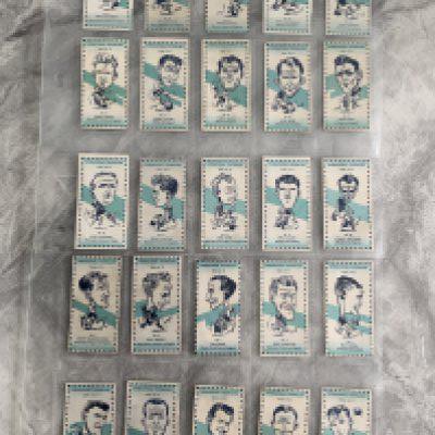1962 International Footballers Complete Football Card Set: Sweetule Products complete set of 25 which were cut out from sweet cigarettes. Very good. (25)