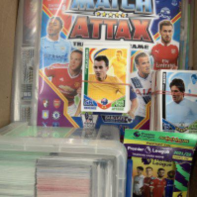 Match Attax Football Cards: Almost 1000 cards and a few albums in a box with instructions to sell.