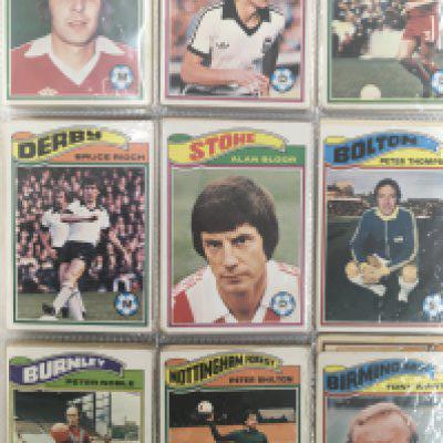 1970s Topps Football Cards: From different sets kept in collectors folder mainly good. (468)