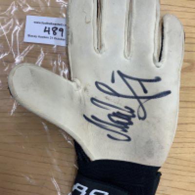 Jurgens Macho Sunderland Match Worn Football Goalkeeper Glove: One Uhlsport worn glove from his Fulham days. Signed to palm.