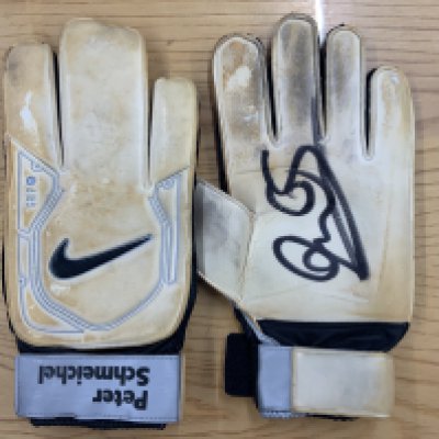 Peter Schmeichel Match Worn Manchester City Goalkeeper Gloves: Pair of Nike gloves both signed used by Peter in his Manchester City days. His name is on both bands. COA from Manchester City.