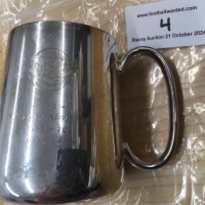 West Brom 1970 League Cup Final Runners Up Tankard: Issued to John Kaye for playing in the defeat to Manchester City at Wembley. Heavy silver tankard has Football League badge and Football League Cup 1969-70 Runners Up engraved. EPNS to base. Good shape but a few scratches.