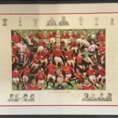 Manchester United Legends Signed Framed Print: Superb genuine print from the legends series. These prints were from the early days of prints and were signed in pencil by so many Man Utd legends. Included are Charlton Ferguson Law Robson Whiteside Wilkins Buchan Pearson Stiles Foulkes Cantwell Foulkes Kidd Hill McQueen and so many more. 29 autographs in very large unglazed frame. Not for posting unless removed from frame.