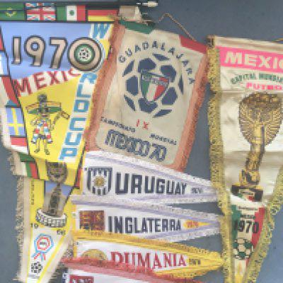 1970 Mexico World Cup Original Pennants: 3 different original pennants covering the tournament plus a further 4 smaller ones with team names Uruguay Rumania Czechoslovakia and Inglaterra. Hard to obtain. (7)