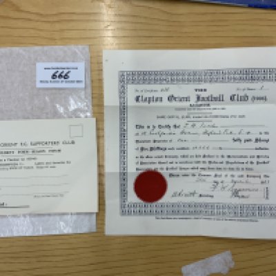 Clapton Orient 1933 Football Share Certificate: Attractive share certificate purchased by Doug Insoles father in good condition with small tear. C/W an unwritten supporters club enrolment receipt for this rare and disbanded season of 39/40. Would look great framed. (2)