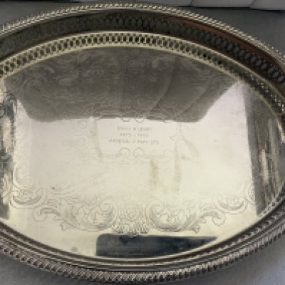 David OLeary Arsenal v Manchester United Testimonial Football Tray: Silver coloured tray measuring 14 inches across. Engraved David OLeary 1973 - 1993 Arsenal v Manchester United.