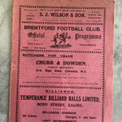 32/33 Brentford v Torquay United Football Programme: Large pink style in excellent condition with no team changes. Tiny tear in staple area.