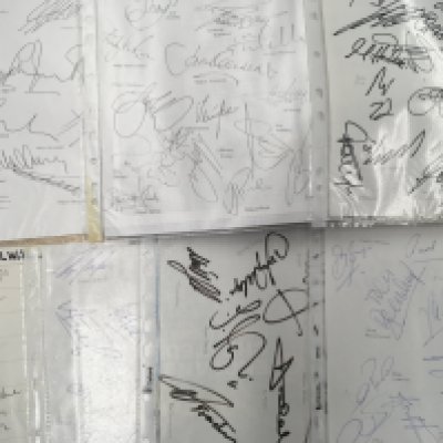 Signed Football Scrapbooks: Signed full team loose A4 autograph pages plus over 100 signed magazine pictures stuck to 4 scrapbooks to include Vialli Rush Bull Redknapp Hughes L Ferdinand Venables. Mainly 1990s.