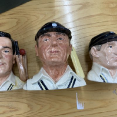 Royal Doulton Cricket Figures: Len Hutton Denis Compton and a Hampshire cricketer. Ltd editions are in good condition. Incredibly low reserve. We do not take responsibility for any breakages in transit. (3)