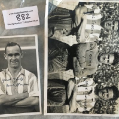 Sheffield Wednesday Football Press Photos: Postcard size photo signed by mark Hooper with press stamp to rear and although not stamped an original larger press photo with the names of the players written to picture. (2)