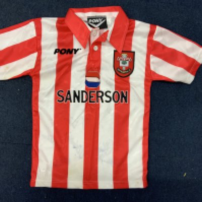 Southampton 1995 - 1997 Signed Football Shirt: Kids size home shirt signed to rear by 23 players including Le Tissier. Few small marks.
