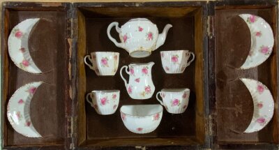 A small vintage cased teaset, (no teapot cover)