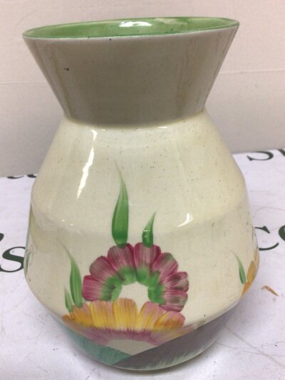A Nice example of a Clarice Cliff possibly Viscaria pattern vase mid 1930. Very good condition extremely minor surface scratches otherwise no obvious damage. Hight 20cm