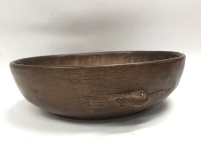 A Mouse Man Robert Thompson fruit bowl. 25cm wide