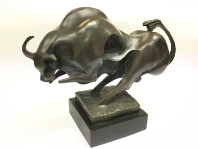 A Miguel Fernando López (Milo) Bronze bull sculpture. 25cm tall 32cm wide