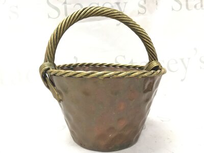 Heavy vintage copper and brass basket. 24cm wide 26cm tall- NO RESERVE