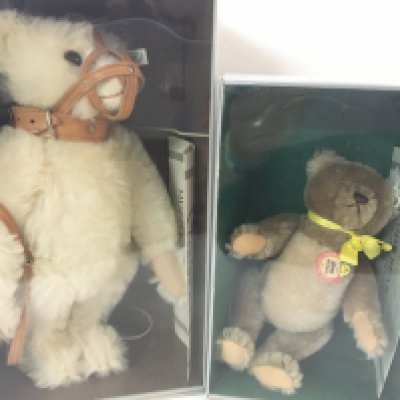 WITHDRAWN - 2 X z boxed Steiff Bears Including Teddy Bear 1955 Replica and Muzzle Bear 1908 Replica. (2).