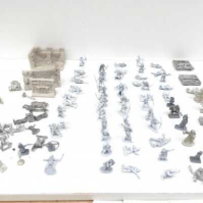 A box containing in excess of 70 metal figures plus accessories from a Warhammer collection all unpainted.