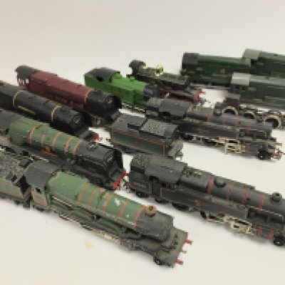 2 Boxes Containing 00 Gauge Locomotives (Including wrenn) Track. Coaches and Theaming. Ideal for spare parts etc. (2).