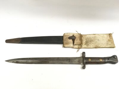 A British P1888 Lee Metford Bayonet, 42cm long 30cm long blade, no reserve