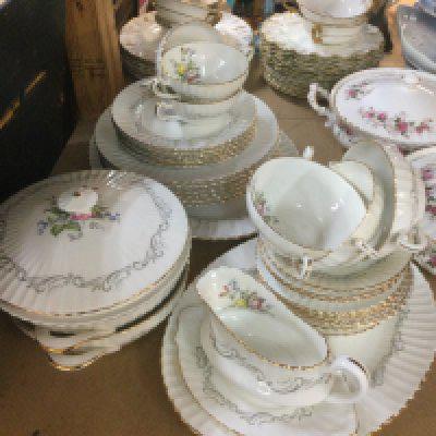 A Paragon tea and dinner service. Shipping category D.