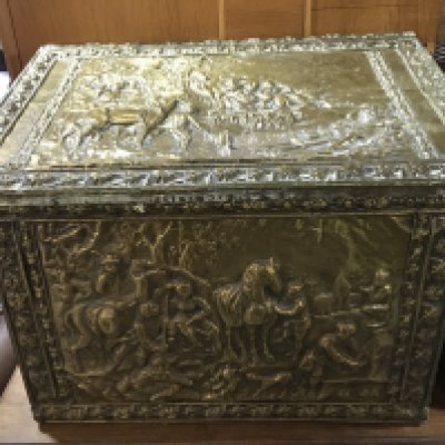 A brass log box 42x60x46cm