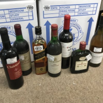 Boxed Jonnie Walker black label, Jacob Creek, Sauvignon 1989, House of Commons Red, Clairieres, Courvoisier Cognac. This lot cannot be posted- NO RESERVE