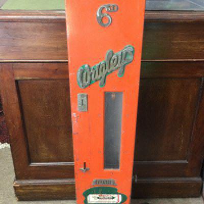 A vintage Wrigleys chewing gum vending machine. 91cm tall. This lot cannot be posted