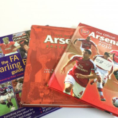 An Arsenal Official annual 2010 book, Arsenal encyclopaedia, the FA carling premiership guide and book of records . No reserve . Postage category B