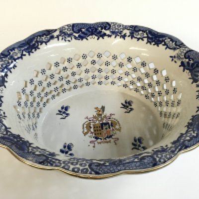 A 19th century French reticulated export Armorial porcelain basket with Chinese signature mark , Hand painted. 12&#2013266057۝ wide