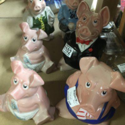 A collection of Wade pigs Shipping category D.