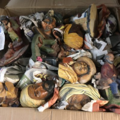 Two boxes of Bossons heads and wall plaques. Shipping category D.