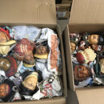 Two boxes of Bossons heads and wall plaques. Shipping category D.