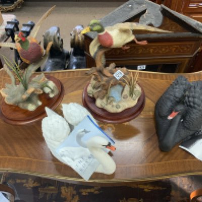4 Franklin mint porcelain sculptures to include, a Pheasant, The Mallard, The Black Swan, The Royal Swan