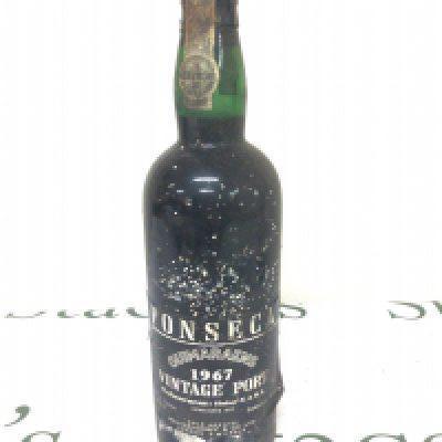 A Vintage bottle of 1967 Fonseca Port good level sealed top.