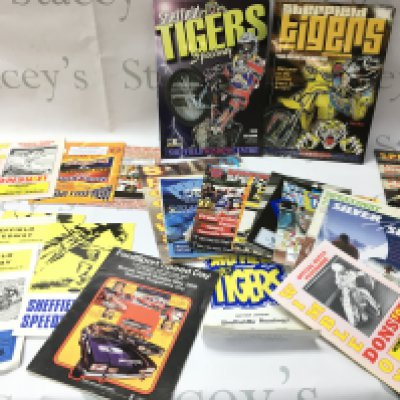 A small collection of speedway programmes including world finals. Postage B