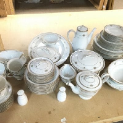 A Noritake dinner set including plates, dishes, cups etc. this lot cannot be posted. NO RESERVE