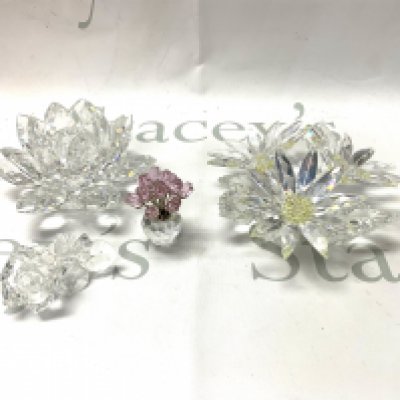 3 Swarovski crystal floral arrangements together with an additional crystal rose. (D)