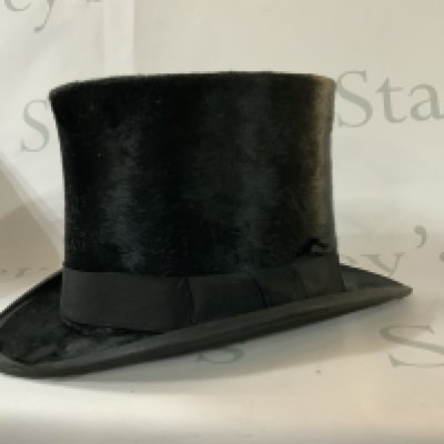 A silk antique top hat made of fur, Shorland.