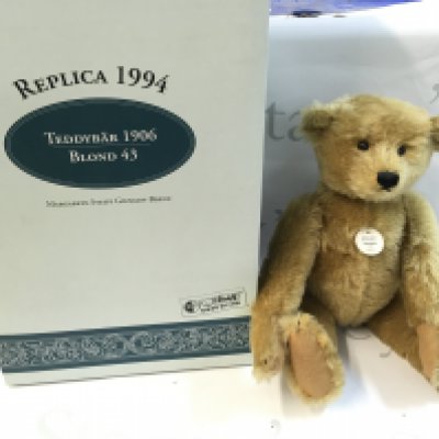 A boxed Steiff 1906 replica 1994 teddy bear, postage category C