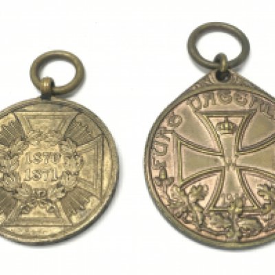 WW1 Honorary Medal of German Legion of Honour Ehrendenkm&#2013266172nze Medal and a pre WW1 Franco-Prussian War Medal. Postage category A. NO RESERVE