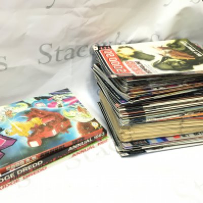 Judge Dredd annuals, 2000 AD annual 1979 and a Collection of 2000ad comics, The Crunch is now,