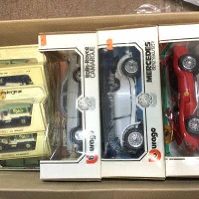 Boxed Burago model cars including Ferrari 250 Testa Rossa (1957) , Mercedes Benz SSKL (1931), Rolls Royce Camargue. Boxed Models of yesteryear