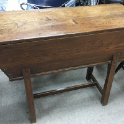 A elm dough box with detachable lid on square tapering legs United by stretcher . NO RESERVE