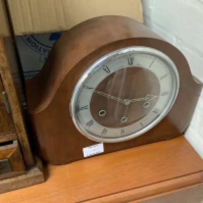 2 Vintage mantle clocks (D)