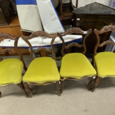 A set of 4 Victorian walnut dining chairs.