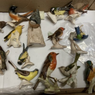 A small collection of Goebel bird figures. (D)