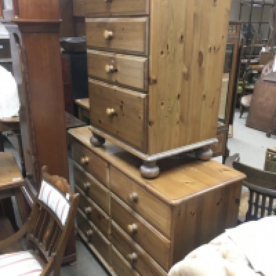 Matching Pine Chests of drawers. Dimensions 45x58x84cm and 45x108x86cm.